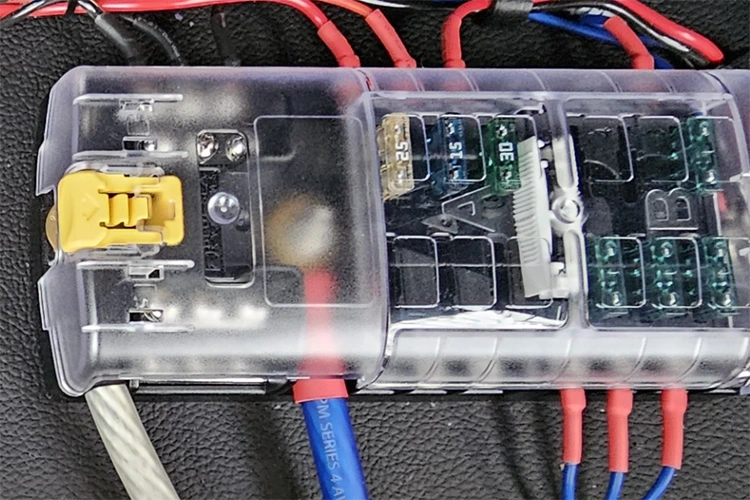 Angetrieben durch neue Energiequellen durchläuft die Verteilerblockbranche einen intelligenten und modularen Wandel.